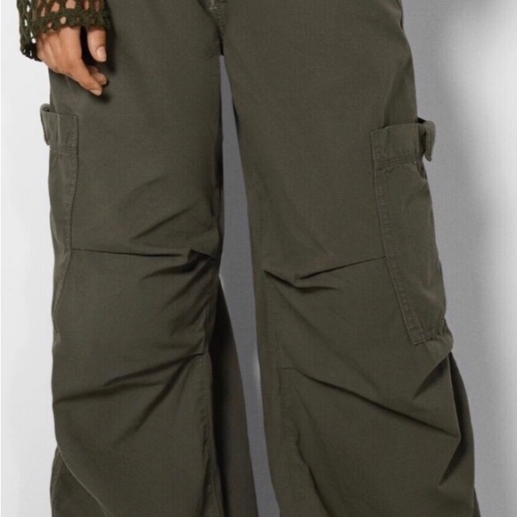 Pants & Jumpsuits Bershka Khaki Cargo Parachute Pants Size Xl Nwt